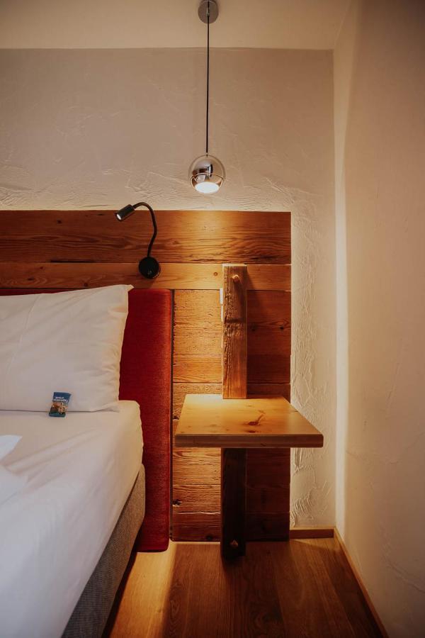 Altstadtmittehotel Sonne 딘클스버 외부 사진