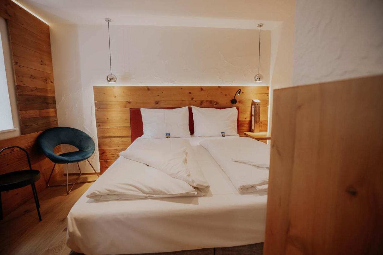Altstadtmittehotel Sonne 딘클스버 외부 사진