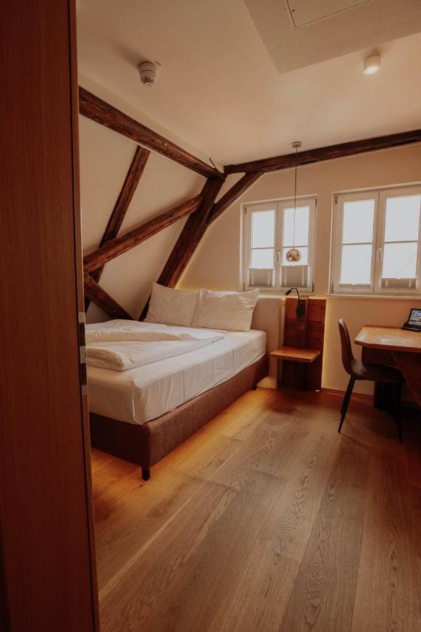 Altstadtmittehotel Sonne 딘클스버 외부 사진