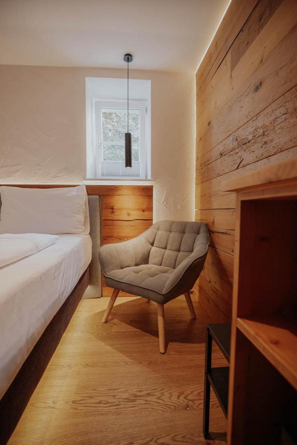 Altstadtmittehotel Sonne 딘클스버 외부 사진