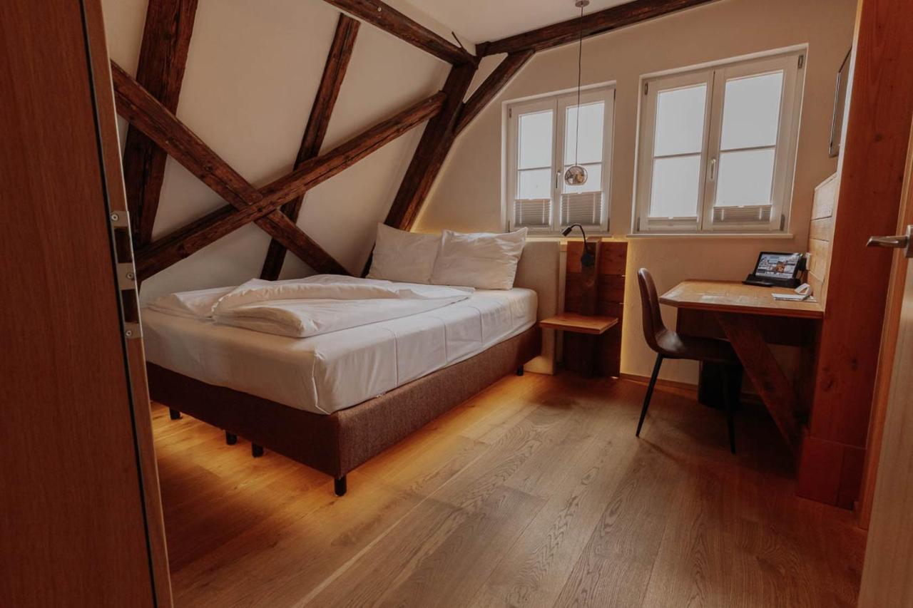 Altstadtmittehotel Sonne 딘클스버 외부 사진