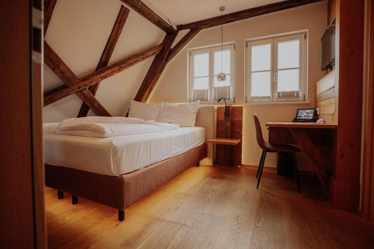 Altstadtmittehotel Sonne 딘클스버 외부 사진