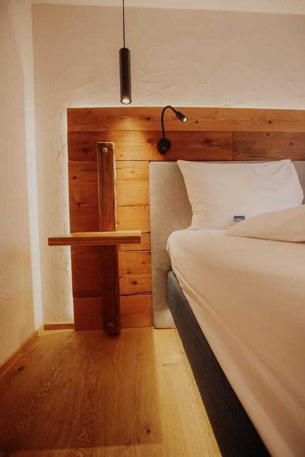 Altstadtmittehotel Sonne 딘클스버 외부 사진