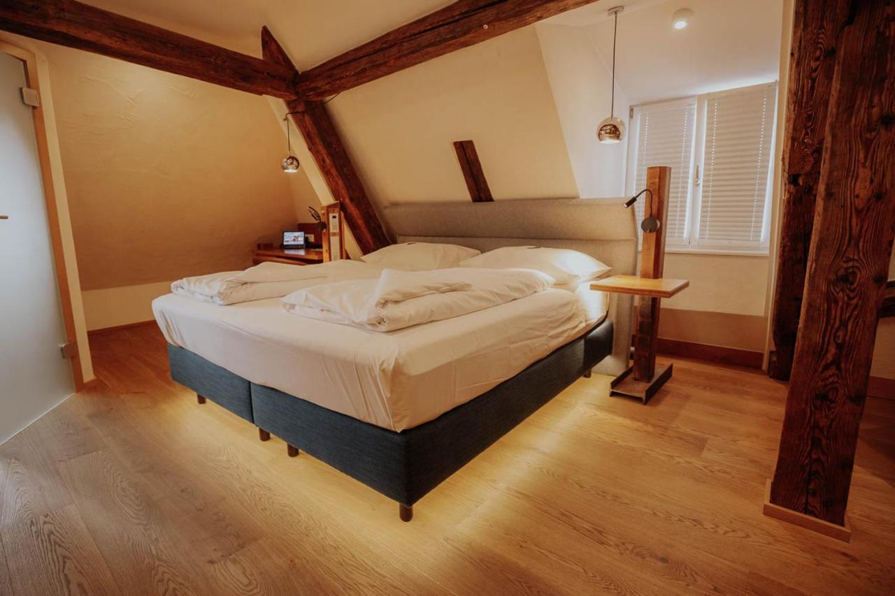 Altstadtmittehotel Sonne 딘클스버 외부 사진