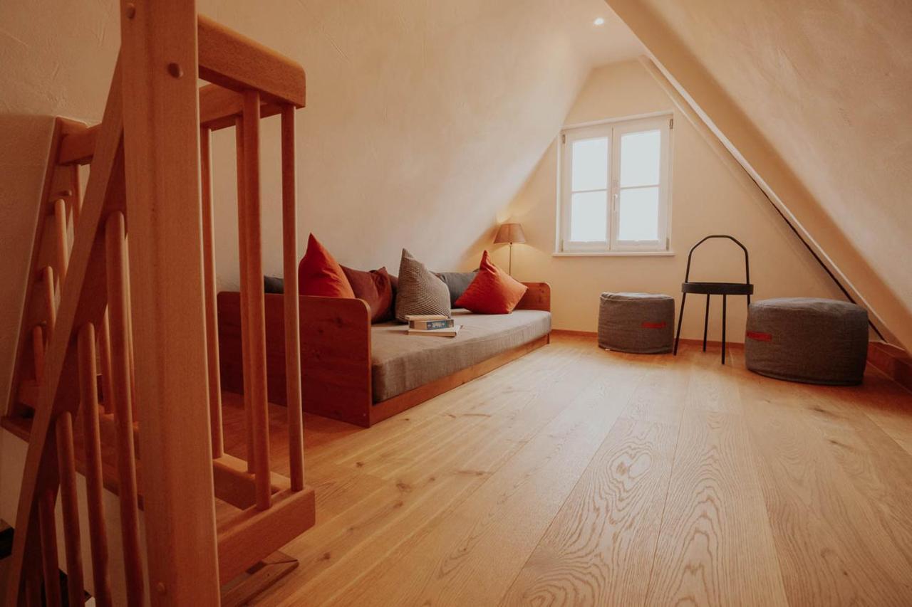 Altstadtmittehotel Sonne 딘클스버 외부 사진