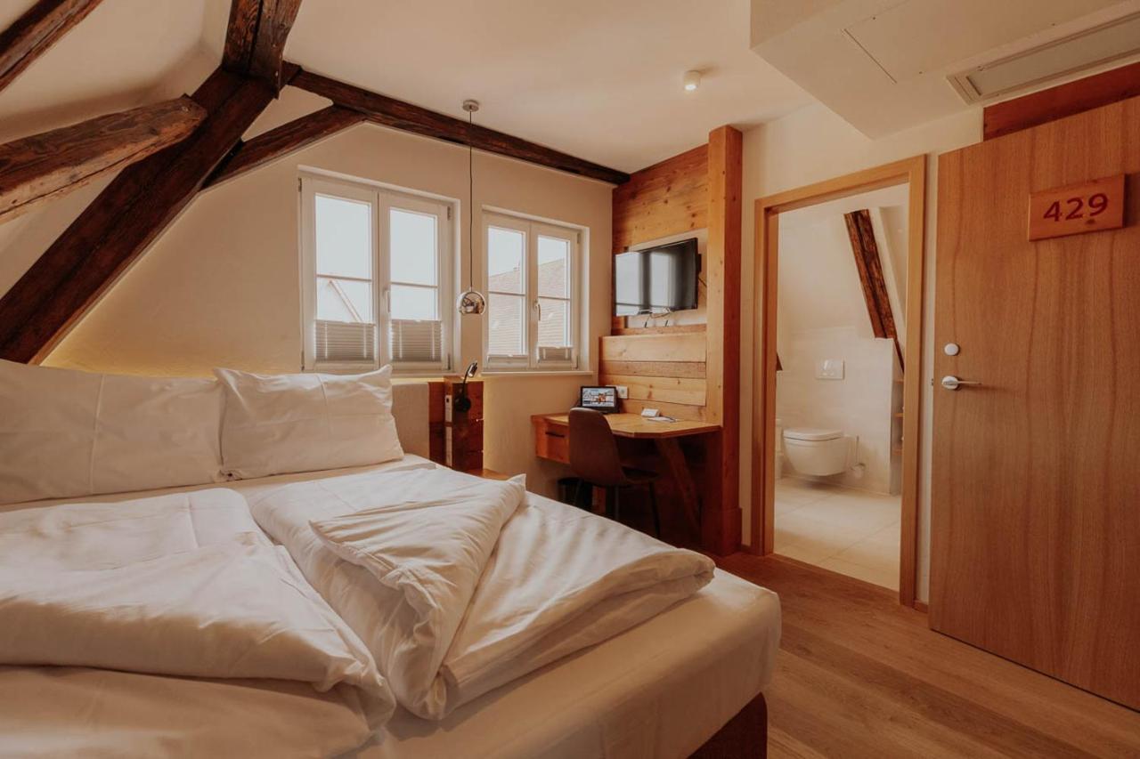 Altstadtmittehotel Sonne 딘클스버 외부 사진